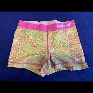 Nike Pro Women’s Short Size M